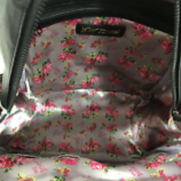 Betsey Johnson Logo Bone And Black Shoulder Backpack w/ Matching Change Purse - Picture 6 of 11
